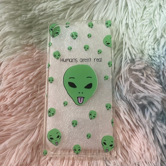 iPhone 12 Silicone Phone Case Alien - Picture 1 of 6